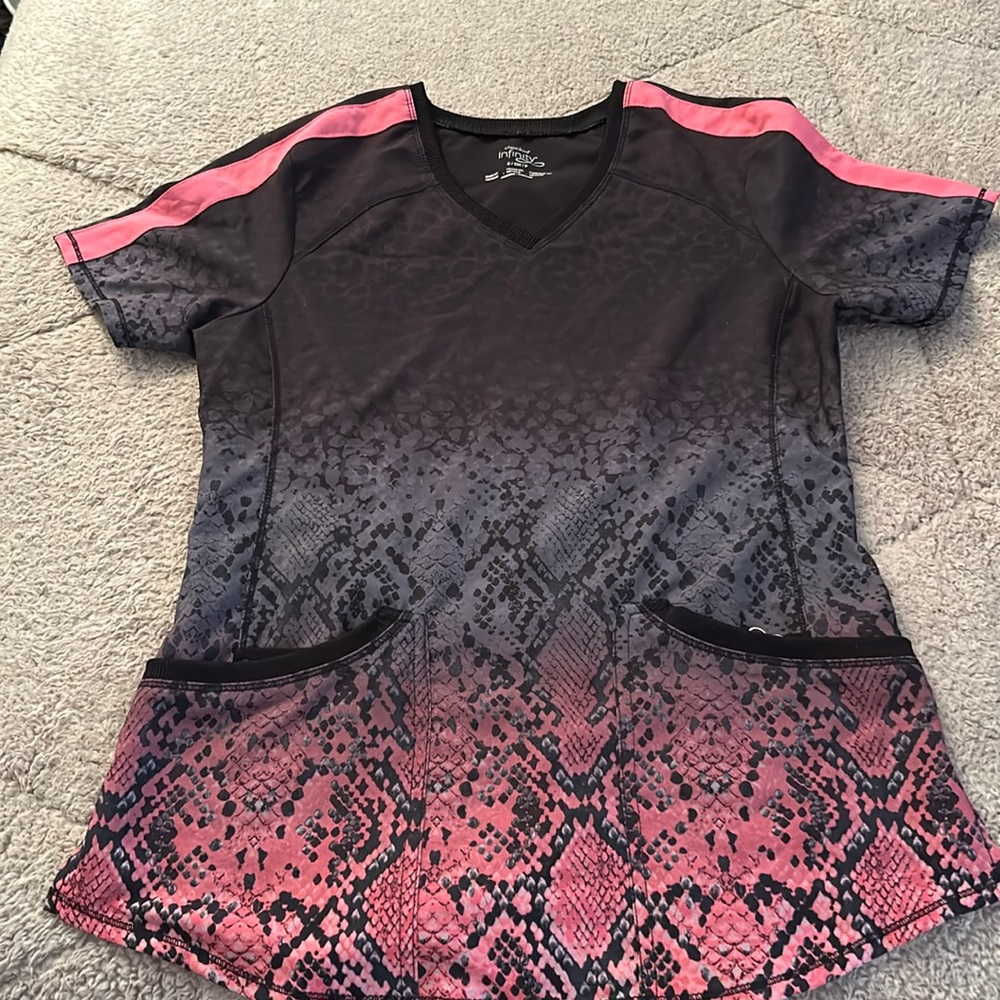 Cherokee Infinity Scrub Top Size Small